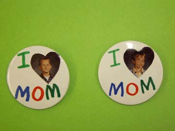 I Love Mom Badge